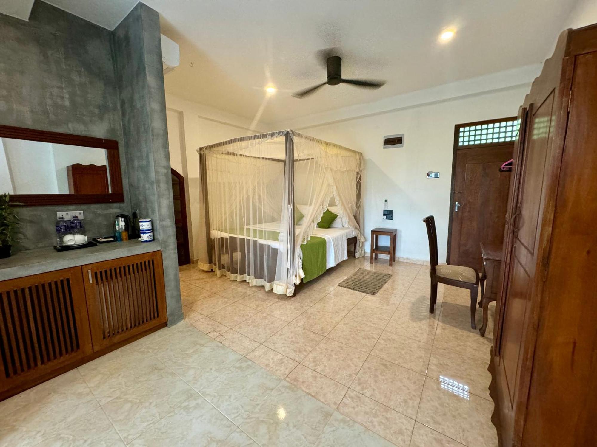 Brinkhouse Guesthouse , Unawatuna Beach Exterior foto